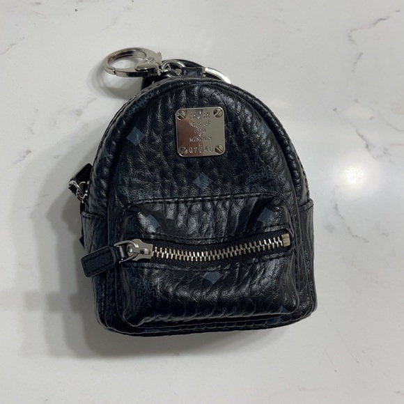 📦SOLD📦MCM Backpack Charm in Visetos - Picture 13 of 16